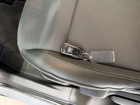 Used 2025 Buick Encore GX Preferred image 22