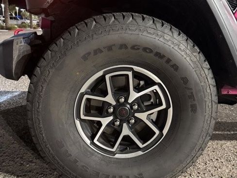 Used 2024 Jeep Wrangler Unlimited Rubicon w/ Technology Group image 11