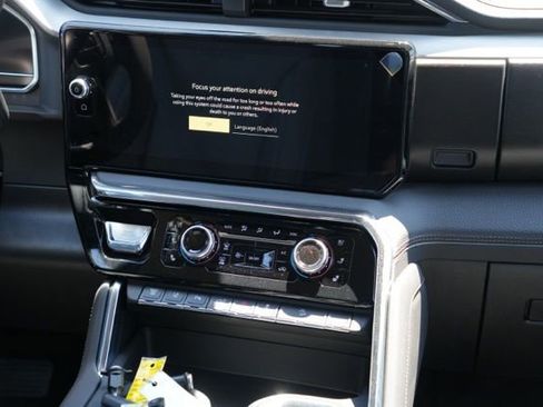 New 2025 GMC Sierra 2500 Denali w/ Denali Reserve Package image 11