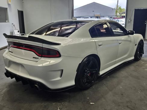 Used 2018 Dodge Charger SRT image 4