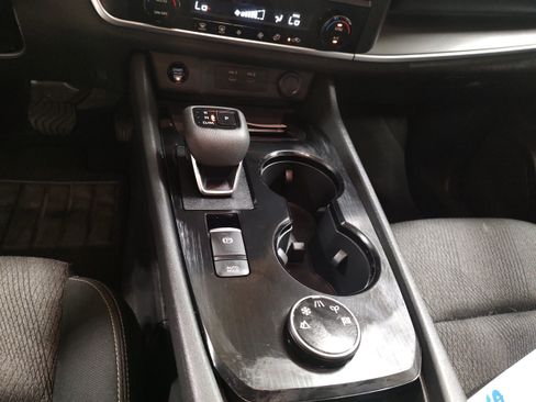Used 2024 Nissan Rogue SV AWD/4WD image 8