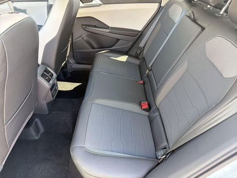 New 2026 Volkswagen Taos SE AWD/4WD image 15