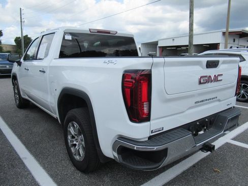 Used 2024 GMC Sierra 1500 SLT AWD/4WD image 3