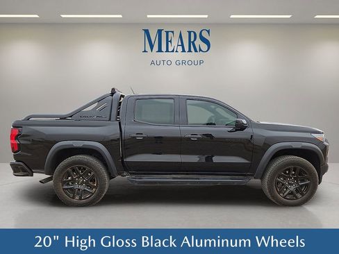 Used 2025 Chevrolet Colorado Trail Boss w/ Midnight Edition image 7