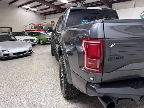 Used 2018 Ford F150 Raptor w/ Equipment Group 802A Luxury AWD/4WD image 13