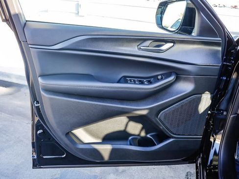 New 2025 Jeep Grand Cherokee L Altitude image 23