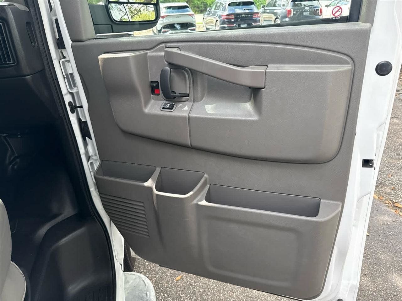 Used 2025 Chevrolet Express 2500 w/ Driver Convenience Package RWD image 15