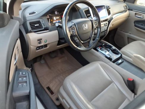 Used 2016 Honda Pilot Touring image 15