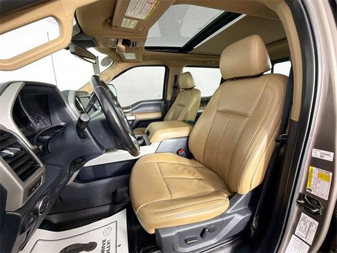 Used 2022 Ford F350 Lariat image 19