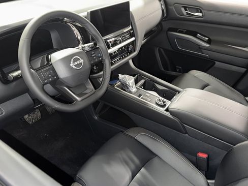 New 2026 Nissan Pathfinder SL image 16