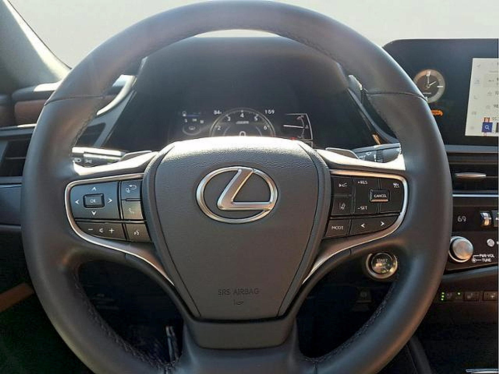 Used 2024 Lexus ES 350 w/ Premium Package FWD image 18