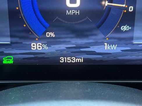 Used 2026 Chevrolet Equinox EV LT w/ Comfort Package AWD/4WD image 3