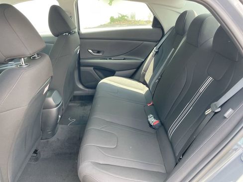 Used 2025 Hyundai Elantra Blue image 48