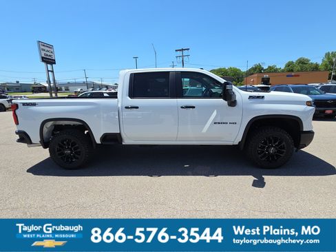 New 2026 Chevrolet Silverado 2500 LT w/ Trail Boss Package AWD/4WD image 10