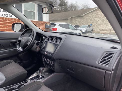 Used 2019 Mitsubishi Outlander Sport LE FWD image 17