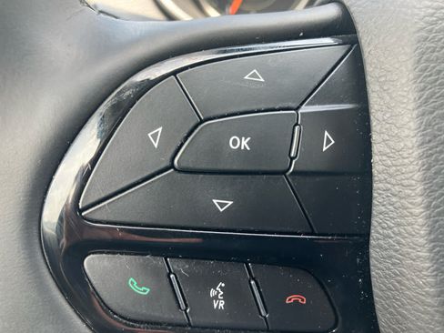 Used 2020 Jeep Cherokee Latitude Plus AWD/4WD image 16