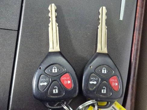 Used 2011 Toyota Avalon image 26