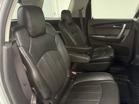 Used 2010 GMC Acadia SLT w/ Technology Package image 11