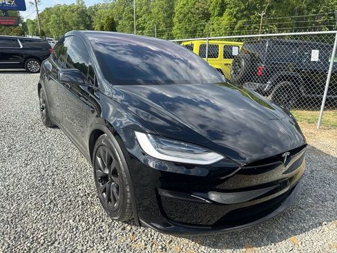 Used 2023 Tesla Model X image 2