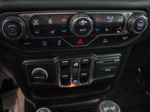 Used 2023 Jeep Wrangler Unlimited Sahara AWD/4WD image 14