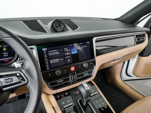 New 2026 Porsche Macan AWD/4WD image 13