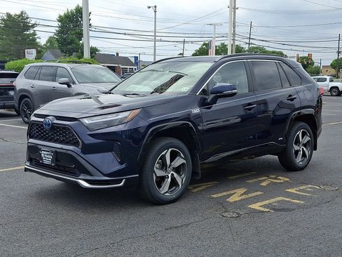 Used 2024 Toyota RAV4 SE w/ Weather & Moonroof Package AWD/4WD image 3
