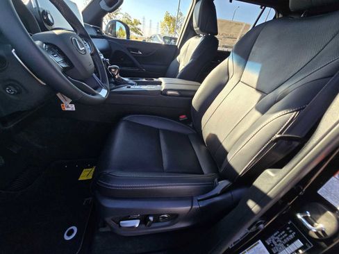 New 2025 Lexus LX 600 4WD w/ Premium Package image 24