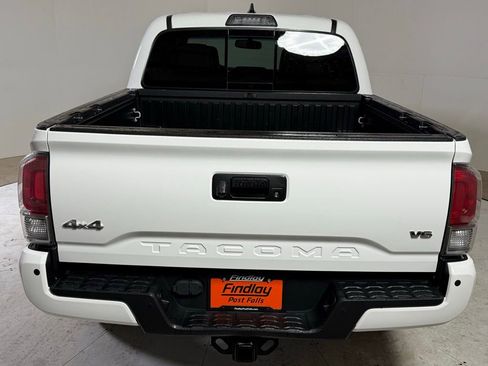 Used 2017 Toyota Tacoma Limited image 6