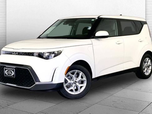 Certified 2025 Kia Soul LX image 12