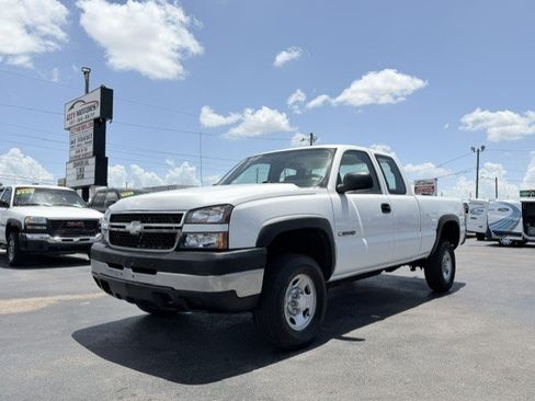 Used 2007 Chevrolet Silverado 2500 W/T RWD image 1