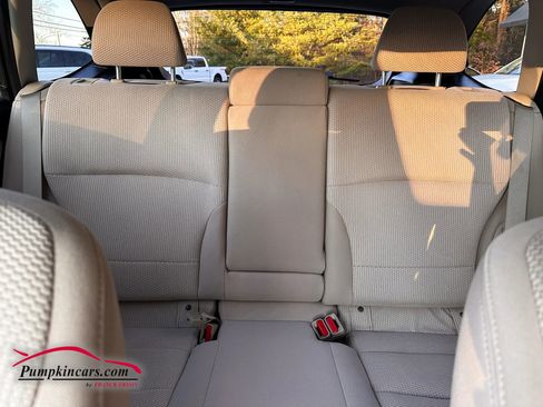 Used 2019 Subaru Outback 2.5i Premium image 8