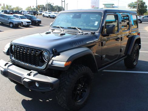 Used 2025 Jeep Wrangler Unlimited Sport AWD/4WD image 4