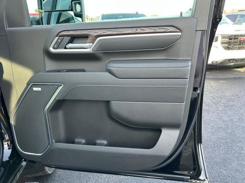 New 2026 GMC Sierra 2500 SLT w/ SLT Premium Package image 18