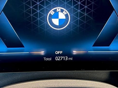 Used 2025 BMW 760i xDrive w/ Executive Package image 34