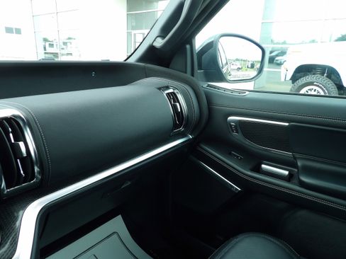 Used 2025 Ford Expedition Platinum w/ Stealth Performance Package AWD/4WD image 21