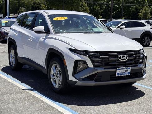 Used 2025 Hyundai Tucson SE AWD/4WD image 5
