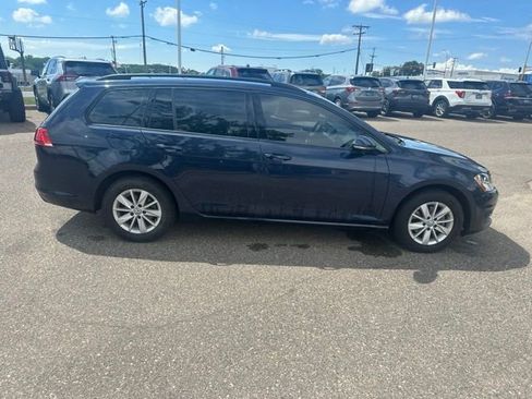 Used 2016 Volkswagen Golf S FWD image 2