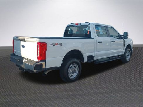 Used 2025 Ford F250 XL w/ XL Chrome Package image 4