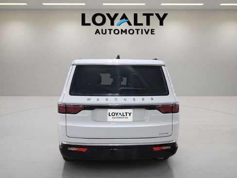 Used 2024 Jeep Wagoneer L Series II w/ Flexible Seating Group image 4