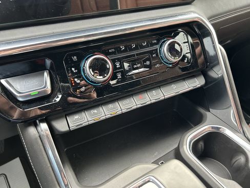 Used 2025 GMC Sierra 1500 Denali Ultimate image 29