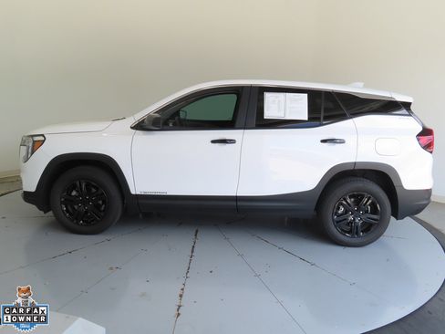 Used 2024 GMC Terrain SLE AWD/4WD image 7