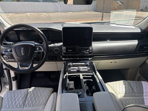 Used 2020 Lincoln Navigator L Black Label w/ Cargo Convenience Package AWD/4WD image 28