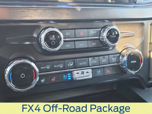 New 2026 Ford F250 Lariat w/ Black Appearance Package AWD/4WD image 21