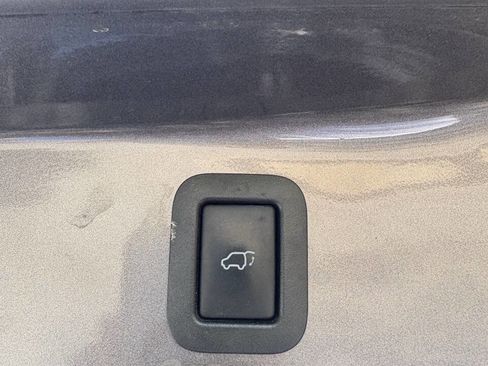 Used 2016 Toyota Highlander XLE FWD image 37