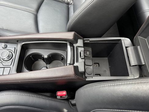 Used 2018 MAZDA MAZDA3 Touring image 27