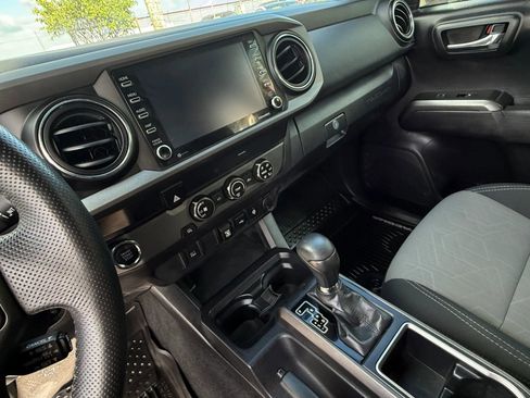 Used 2020 Toyota Tacoma TRD Sport image 29