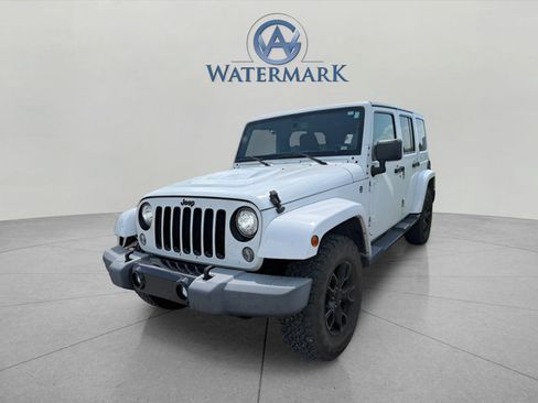 Used 2018 Jeep Wrangler Unlimited Sahara AWD/4WD image 2