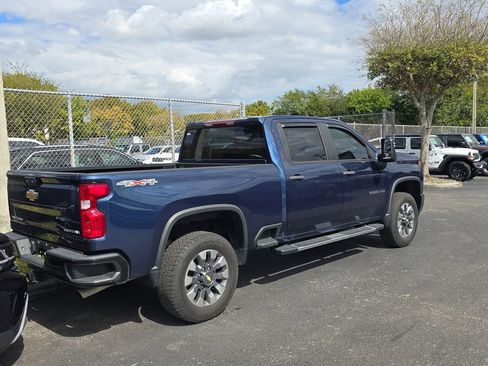 Used 2022 Chevrolet Silverado 2500 Custom w/ Custom Value Package AWD/4WD image 3