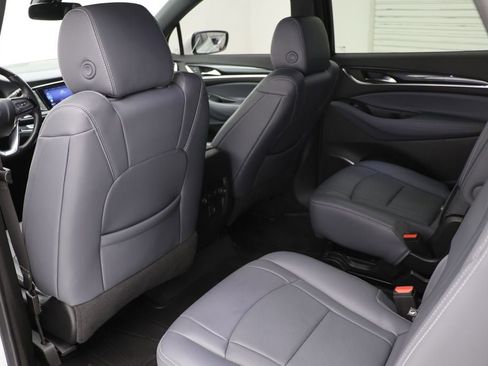 Used 2023 Buick Enclave Essence image 11