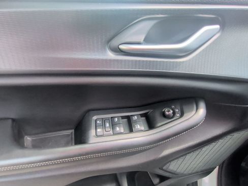 Used 2024 Jeep Grand Cherokee Altitude AWD/4WD image 12
